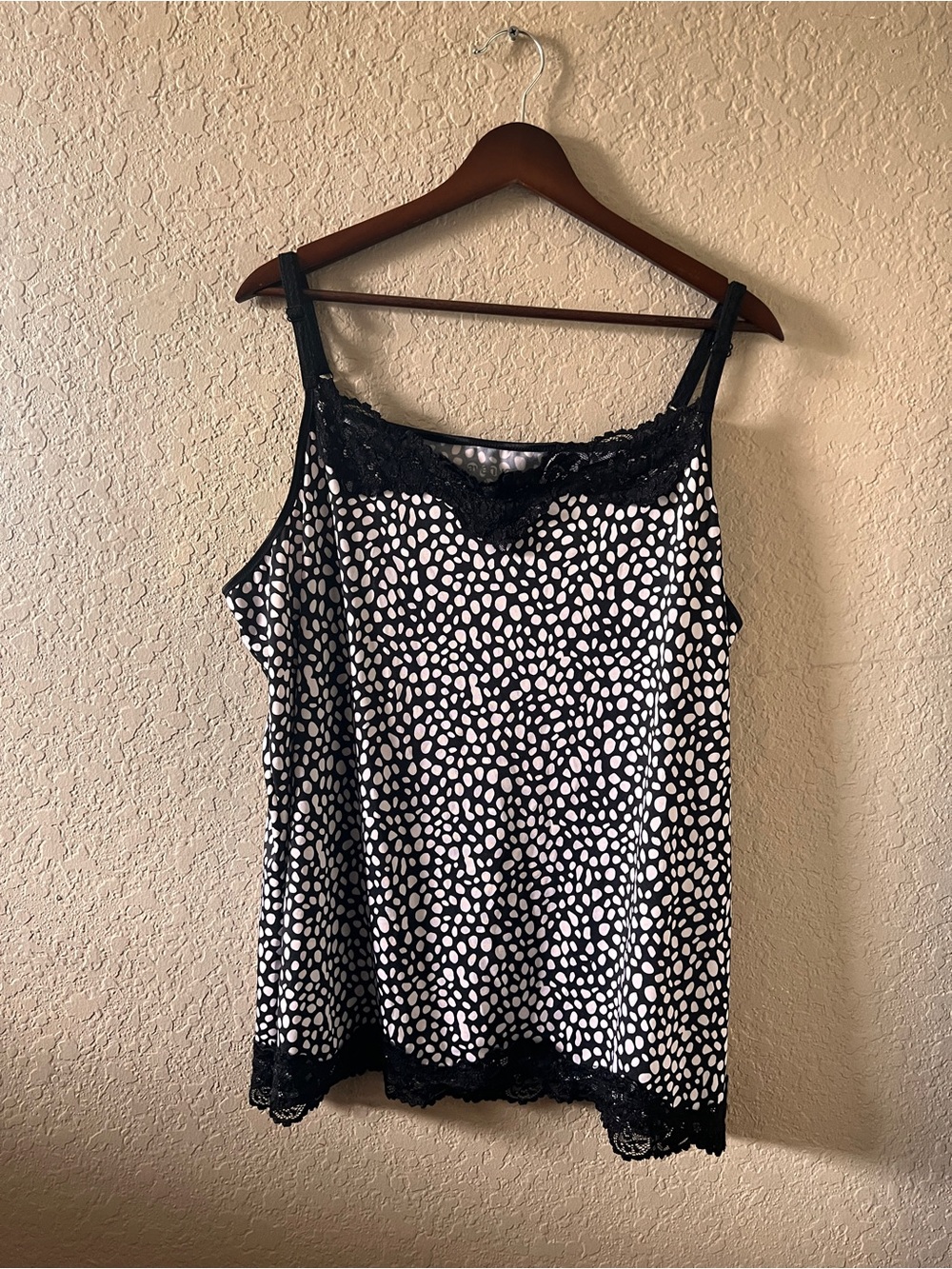 🐝Avenue Black & White Polka Dot Lace Trim Cami Top 22-24 W